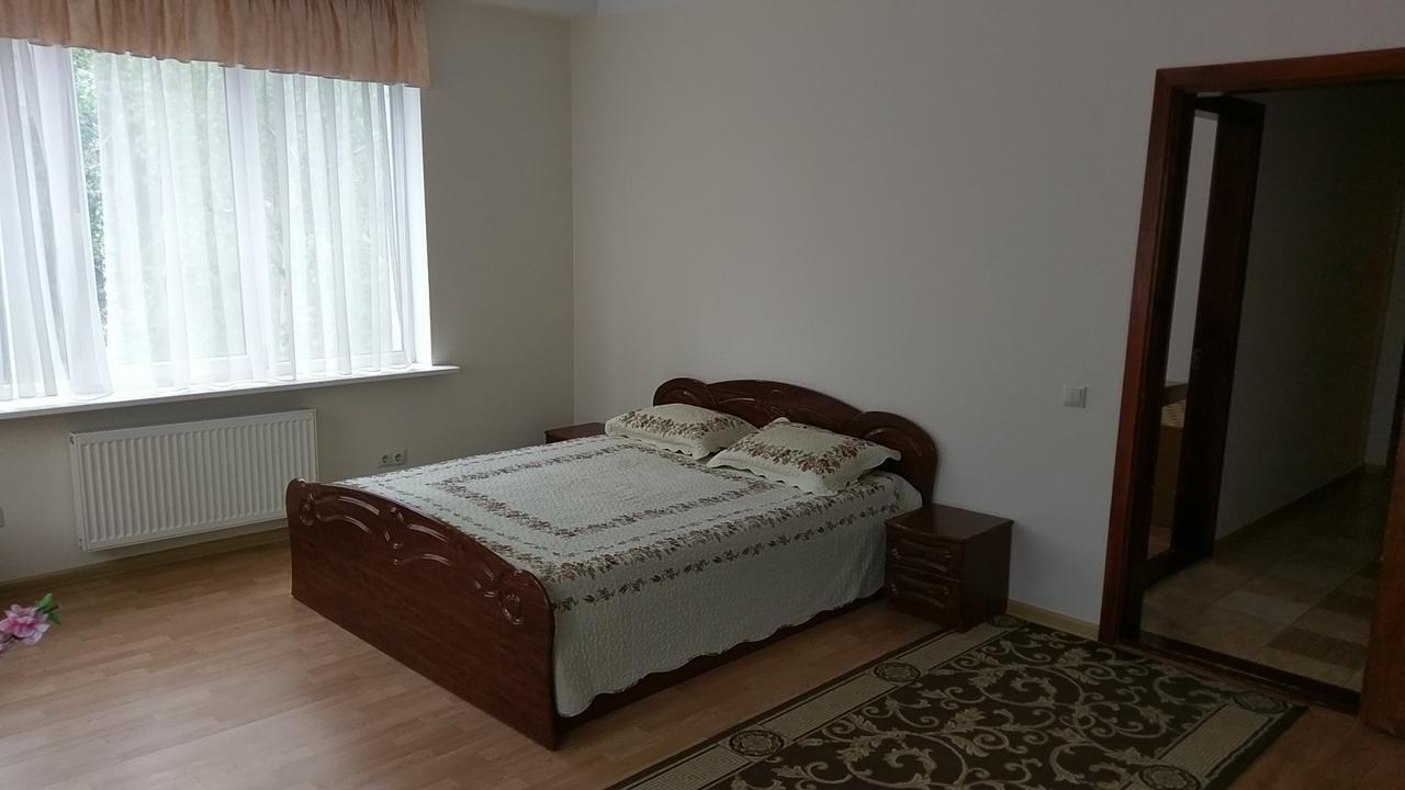 Sviatoshyn Aparthotel Kiev Eksteriør billede